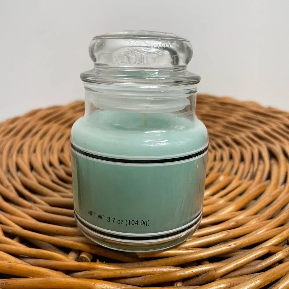 New Yankee Candle Splash Of Rain 3.7 oz Small Jar Candle Blue Original Scent
